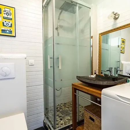 Le Capucin - Petit Duplex Avec Place De Parking * Dinard